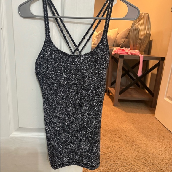 Lululemon tank top with built in bra - Picture 2 of 2